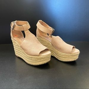 Indigo Rd size 7 pink espadrille wedges